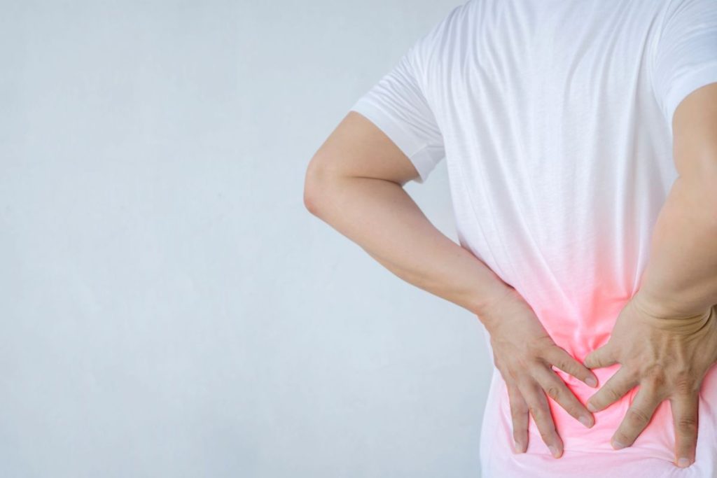 What Causes Pain In The Middle Back?